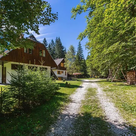 Pocitniska Hisa Radovna Semesterbostad
