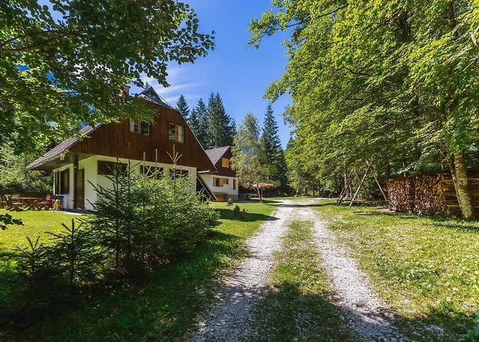 Pocitniska Hisa Radovna Feriehus